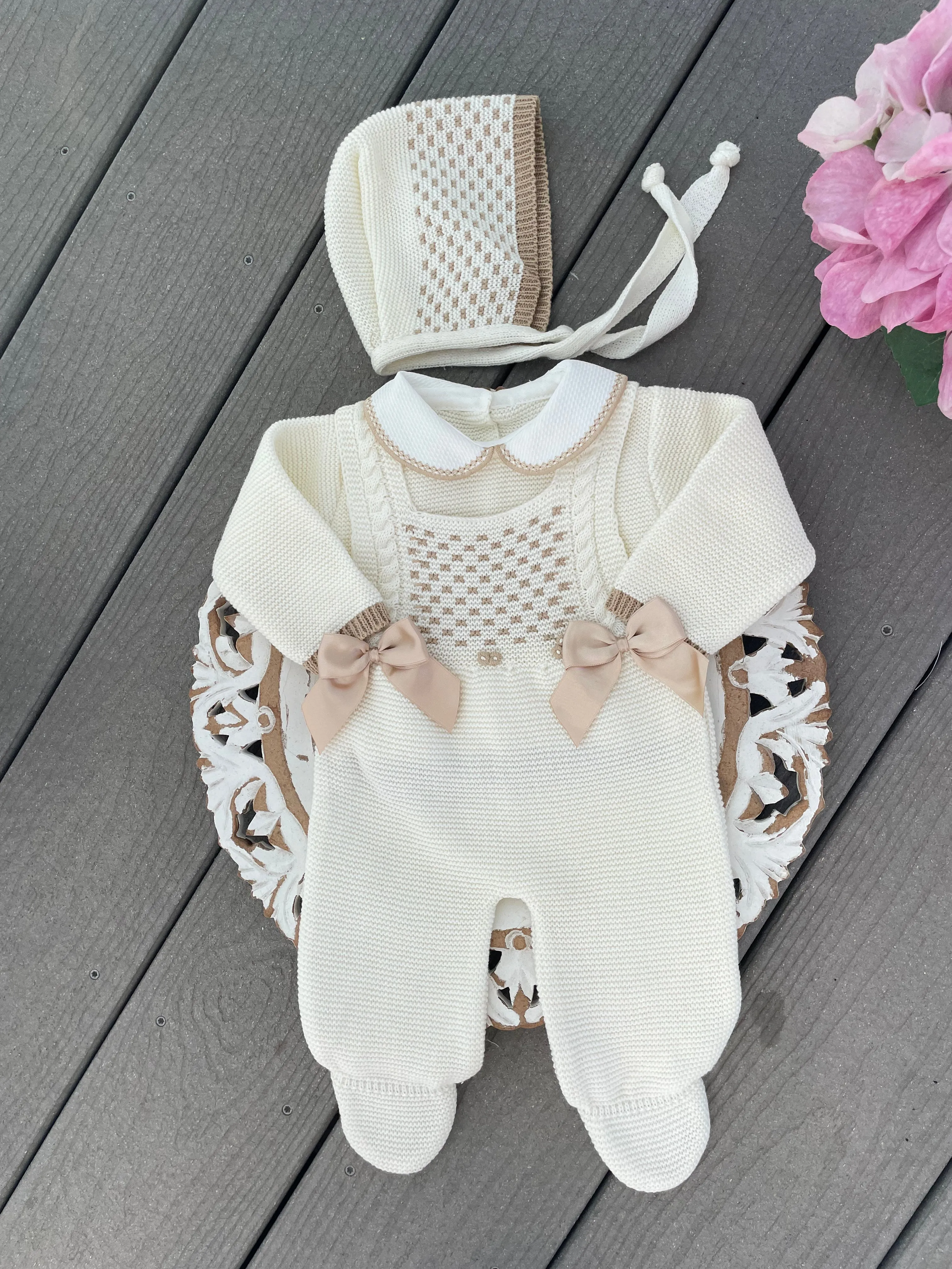 Honeycomb Pattern knit Romper Knitted Set With Doble Bow in Ivory and Ochre