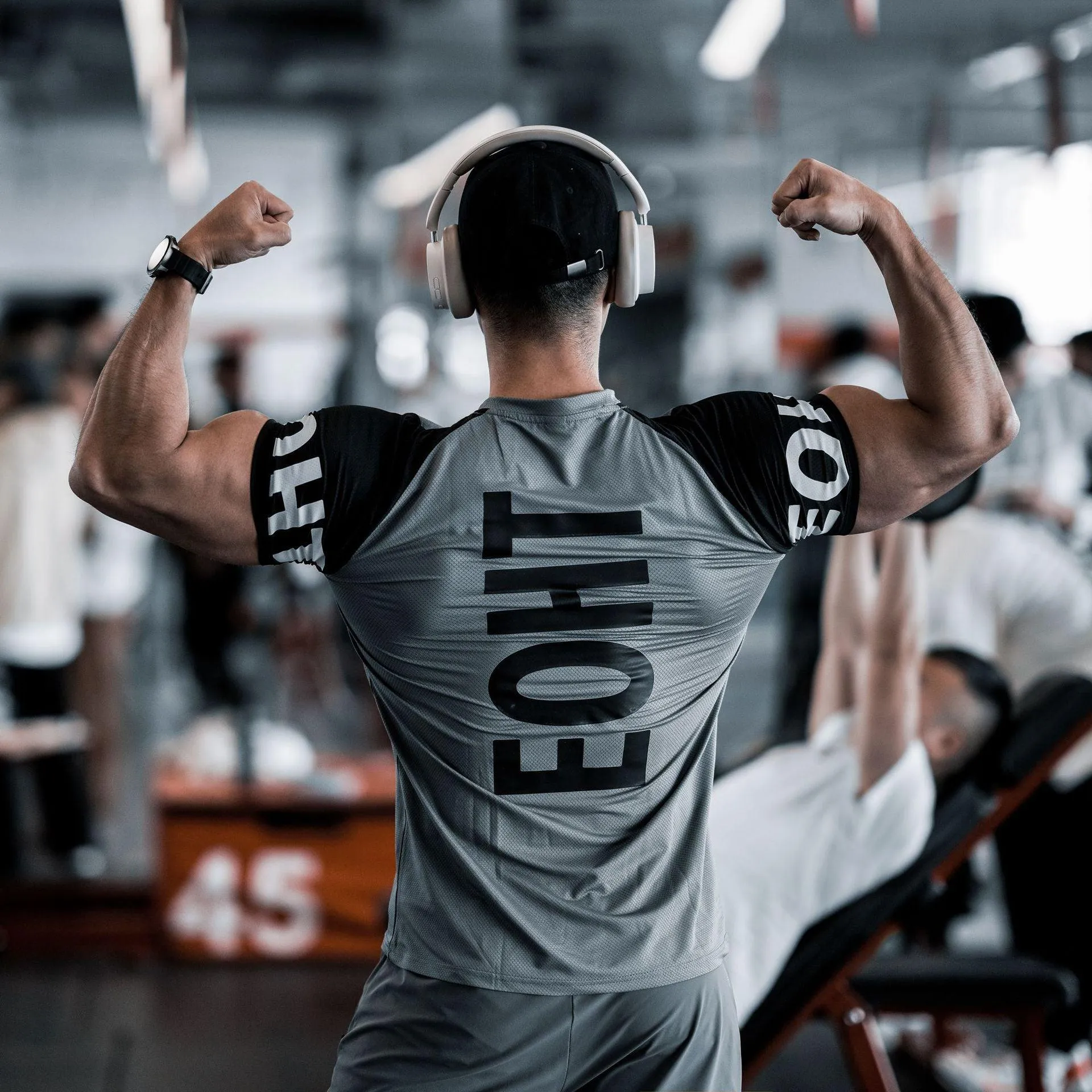 Men's Ice-Cool Quick-Dry Fitness Tee: Slim Fit & Stretch Comfort