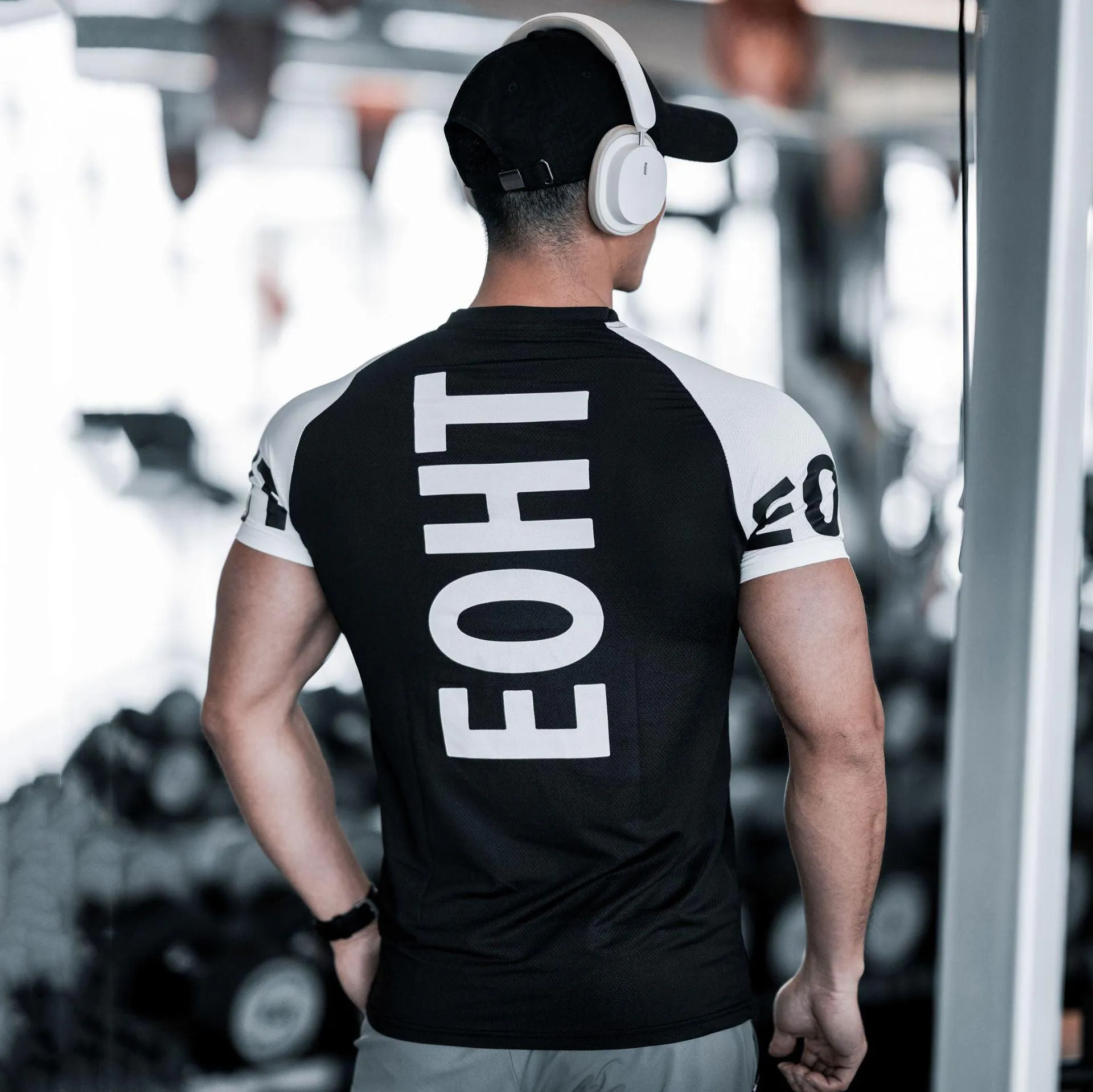 Men's Ice-Cool Quick-Dry Fitness Tee: Slim Fit & Stretch Comfort