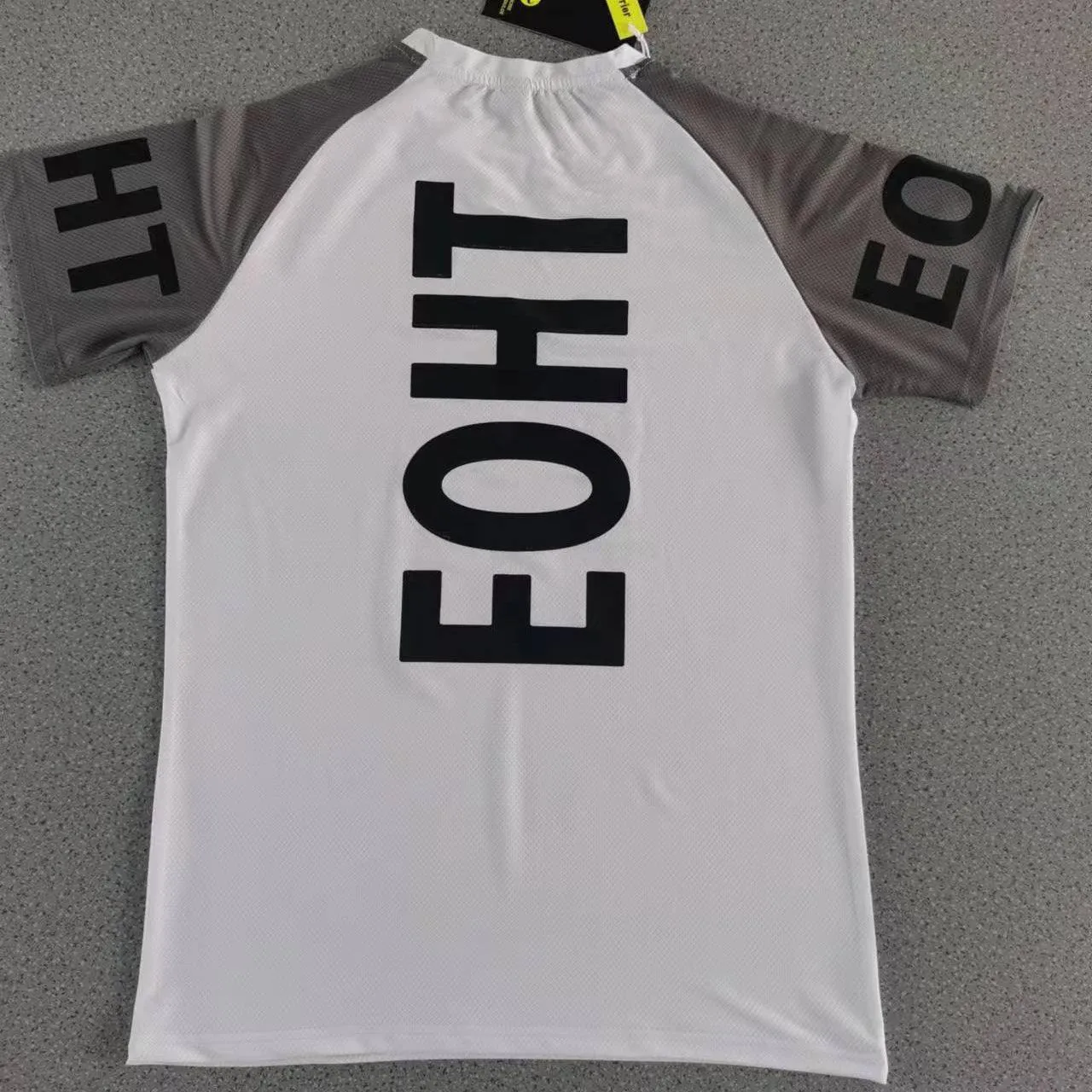 Men's Ice-Cool Quick-Dry Fitness Tee: Slim Fit & Stretch Comfort