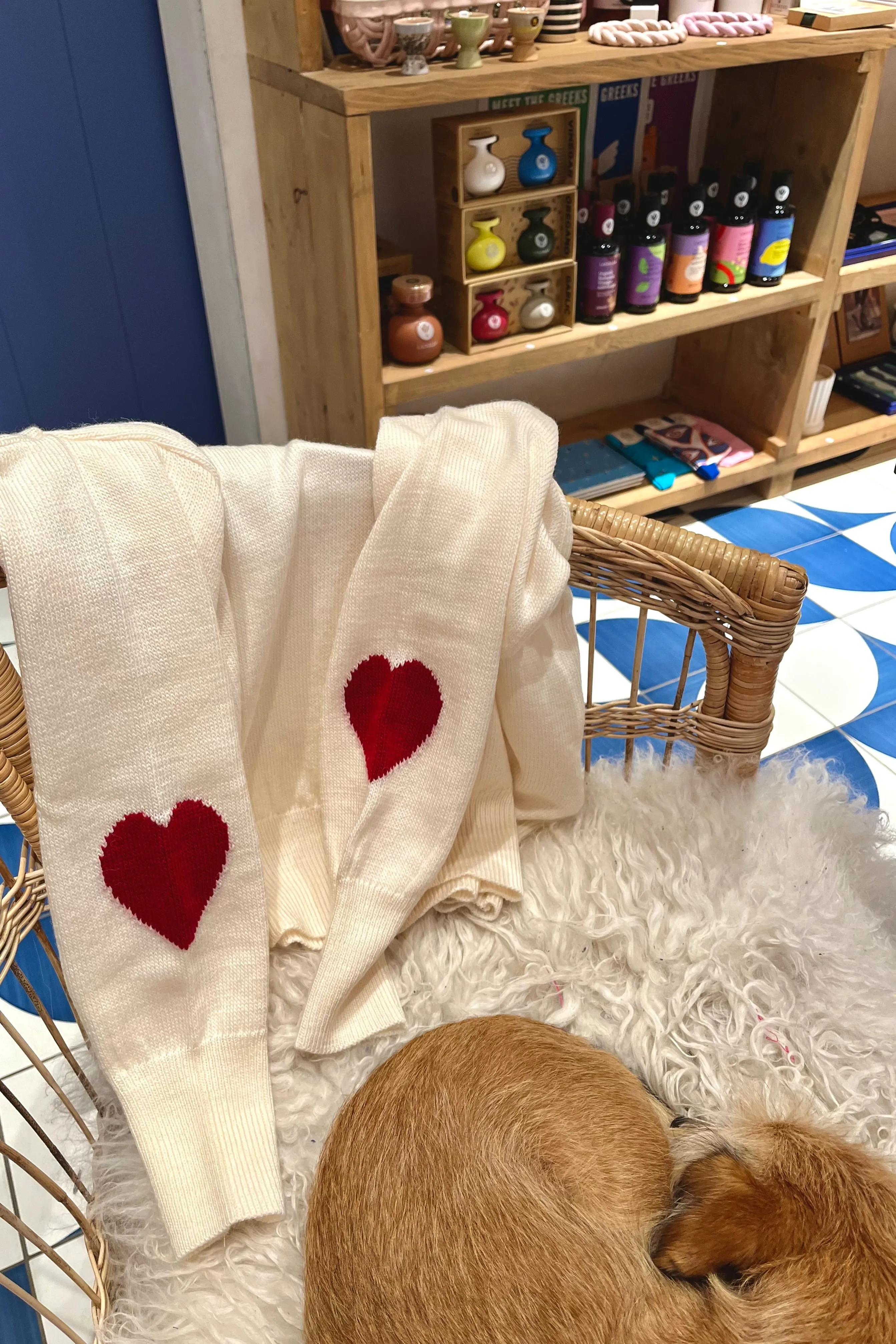 TURTLENECK PULLOVER "HEARTS" OFFWHITE/RED